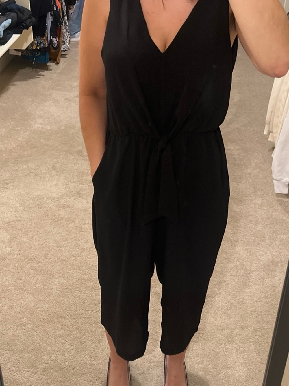 Elegant Black Sleeveless V-Neck Tie-Waist Dress - Picture 5 of 6